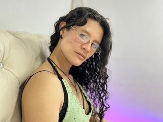 webcam striptease show SereneKenner