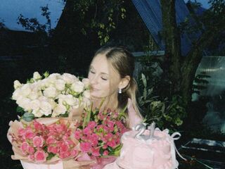 hot striptease webcam SharlynHazelton