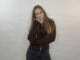 free webcam chatroom SigneKeatley