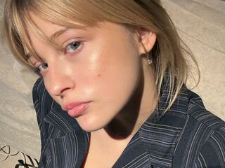 live sex webcam SoledadMadon