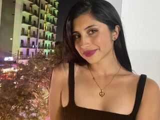 camgirl showing tits SophiaCamargo