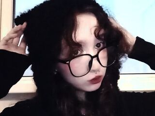 adult web cam SunnivaCrumbley