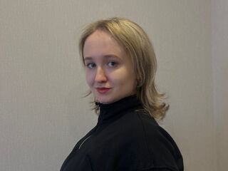 camgirl fingering wet pussy SuzannKernes