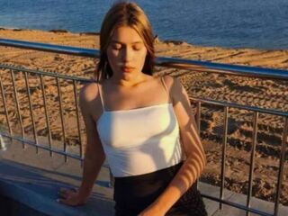 streaming live webcam SuziBarringer