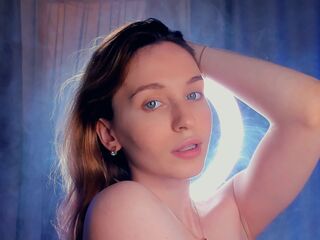 topless camgirl SynneDuell