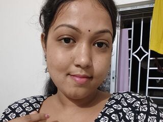 hot naked camgirl TrishaSaha
