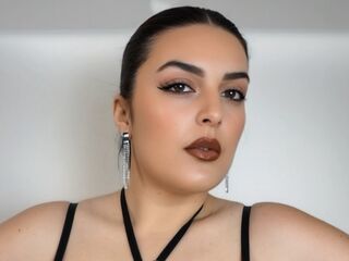 camgirl fingering bald pussy VeraNoire