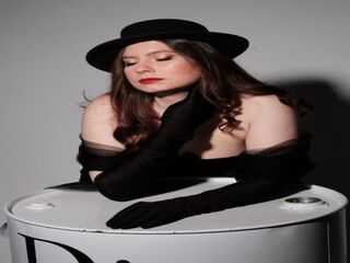 camgirl playing with vibrator VictoriaClarson