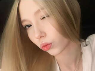 topless webcamgirl WavaSkeldon