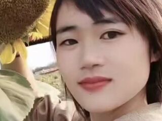 webcam girl XiaoqiongLen